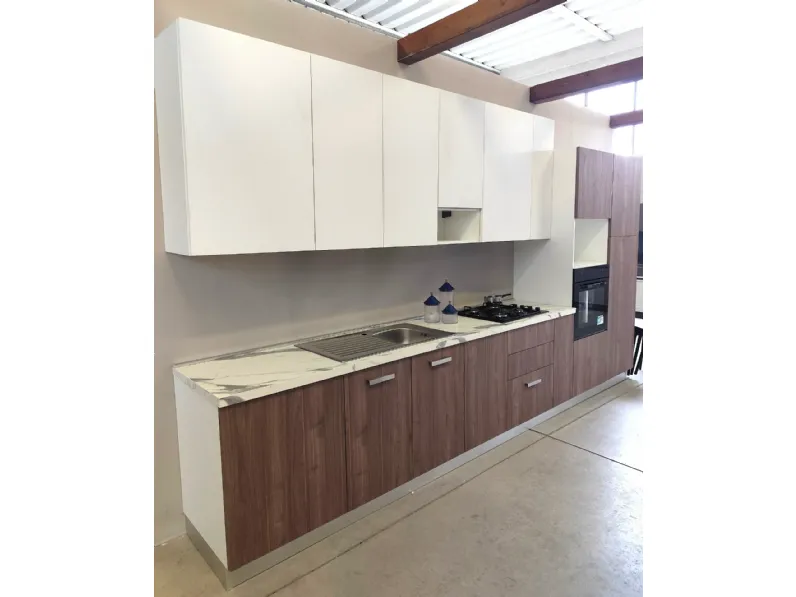 Cucina a PREZZI OUTLET in laminato materico Arrex -57%