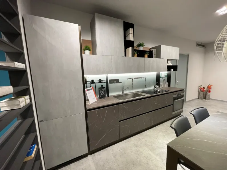 Cucina Liberamente moderna grigia Scavolini lineare scontata 40%