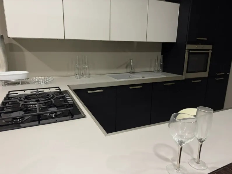 Cucina a prezzo ribassato ad angolo moderna Cucina osaka Maistri cucine