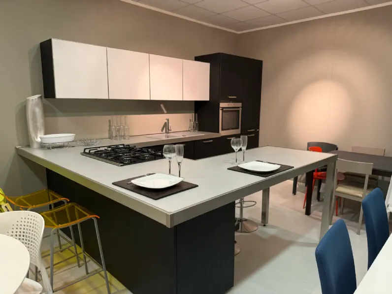 Cucina a prezzo ribassato ad angolo moderna Cucina osaka Maistri cucine