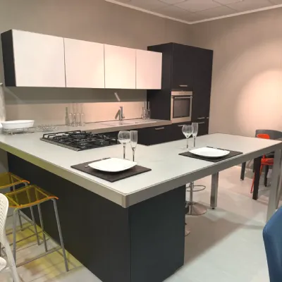 Cucina a prezzo ribassato ad angolo moderna Cucina osaka maistri Maistri cucine