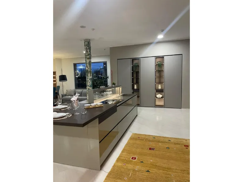 Cucina con isola design tortora Ernestomeda Sign con isola  a soli 42665 Euro