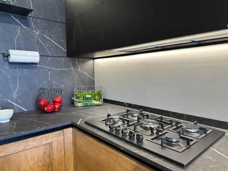 Cucina con penisola moderna altri colori Scavolini Evolution a soli 10900 Euro