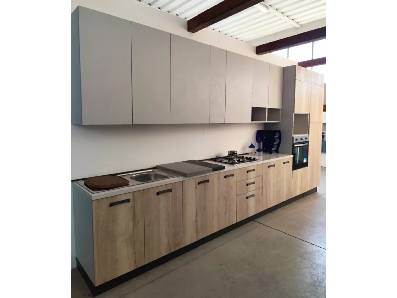 Cucina lineare in laminato materico rovere chiaro Aurora a prezzo scontato