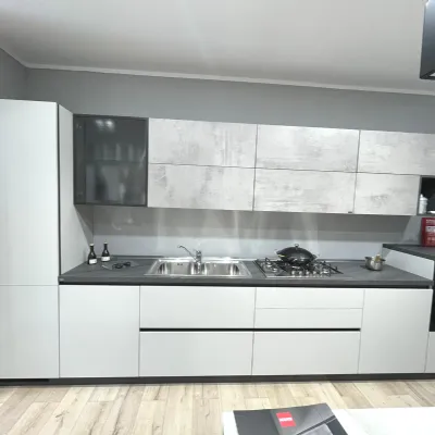 Cucina Evolution moderna grigia Scavolini lineare scontata 40%