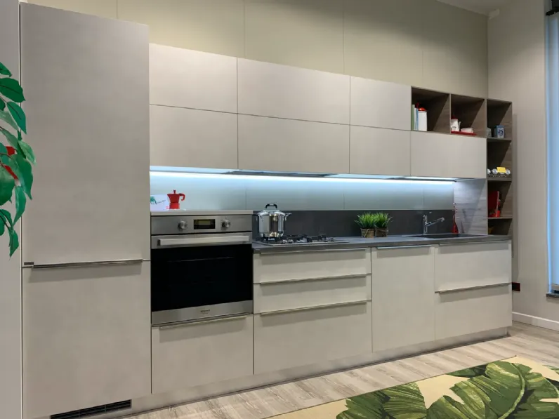 Cucina grigia moderna lineare Moda Scavolini in Offerta Outlet
