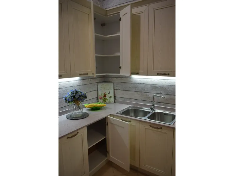 Cucina Opera ad angolo Arredo3 con uno sconto imperdibile