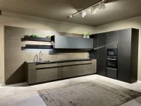 Cucina ad angolo Cesar con ribasso vantaggioso. Intarsiata con stile.