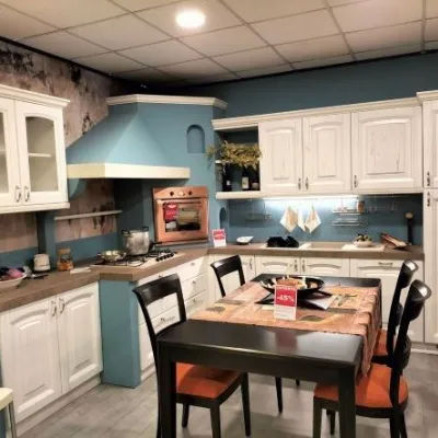 Cucina ad angolo Ducale laccata bianca Astra con un ribasso vantaggioso