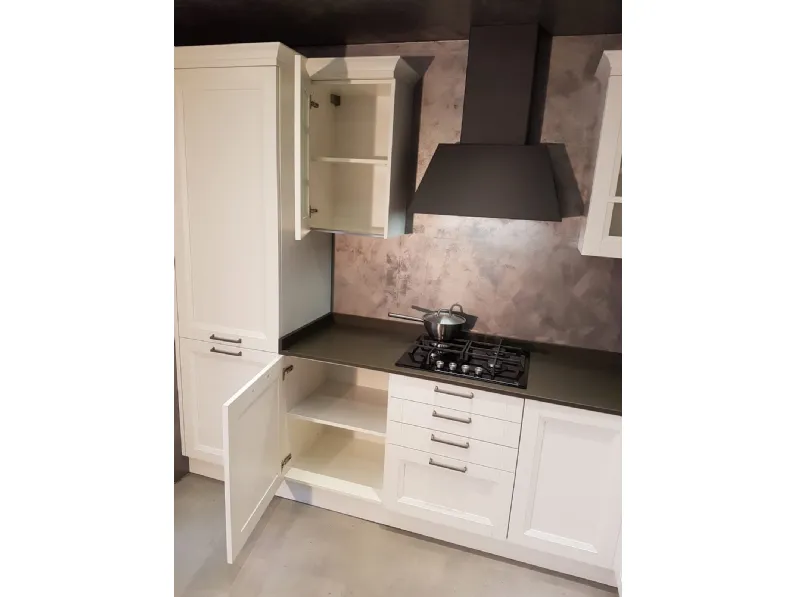 Cucina ad angolo in laccata a prezzo ribassato 46%