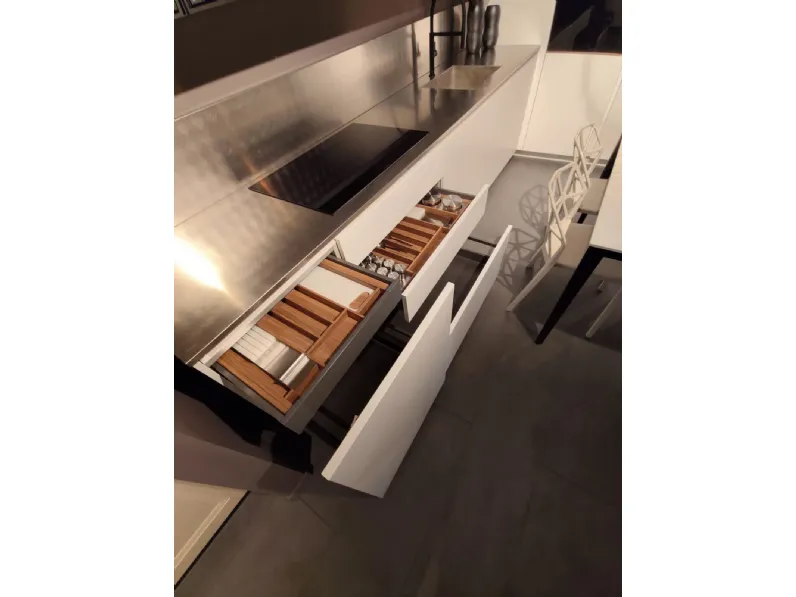 Cucina bianca moderna ad angolo Aran Volare a soli 18856 Euro