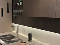 Cucina ad angolo in laminato materico a prezzo ribassato 49%