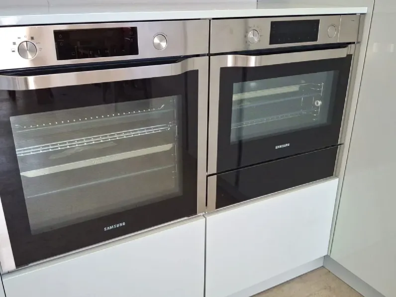Cucina Fiorella sole design azzurra Arrex ad angolo scontata 67%