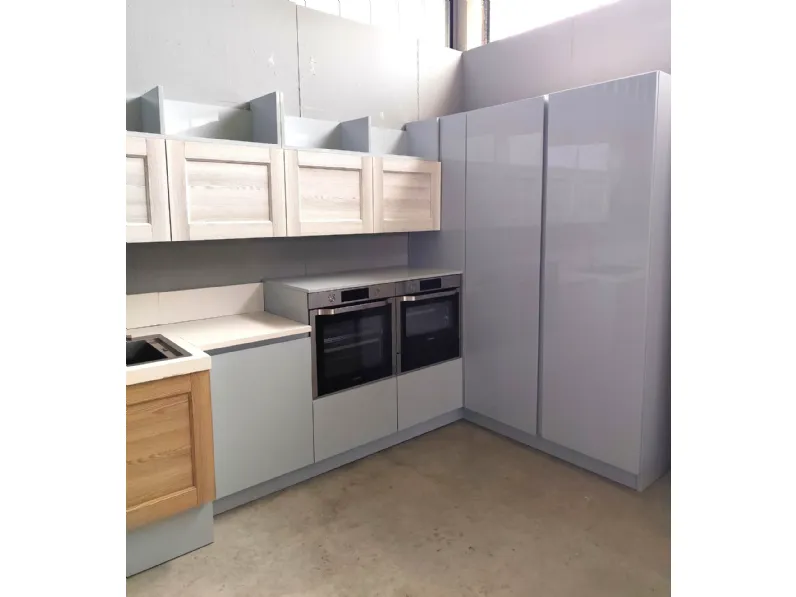 Cucina Fiorella sole design azzurra Arrex ad angolo scontata 67%