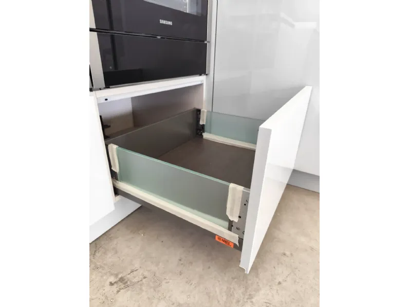 Cucina Fiorella sole design azzurra Arrex ad angolo scontata 67%