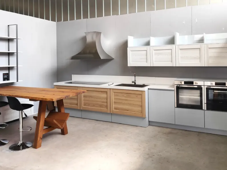 Cucina ad angolo in laminato materico a prezzo ribassato 67%