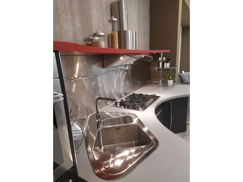 Cucina ad angolo in laminato materico a prezzo ribassato 70%