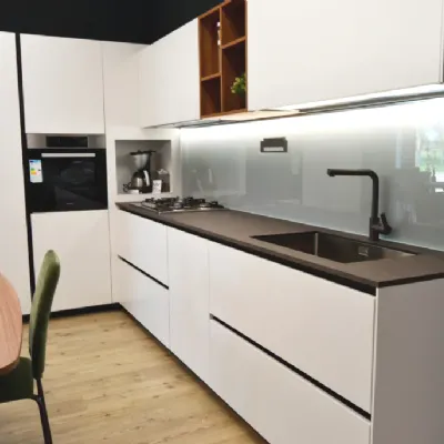 Cucina ad angolo in laminato opaco a prezzo ribassato 30%