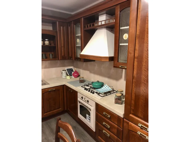 Cucina ad angolo in legno noce Atena  a prezzo ribassato