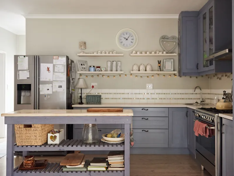 Scopri la cucina Mobilike Jersey di Artigianale scontata del 30%!