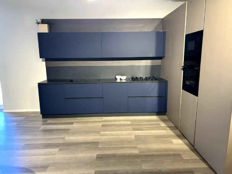 Cucina blu moderna ad angolo Forma 2000 Colibri  a soli 8650 Euro