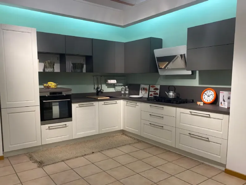 Cucina ad angolo in legno a prezzo scontato 48%