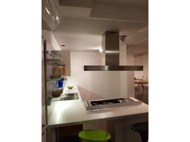 Cucina ad angolo moderna Planet Varenna a prezzo ribassato