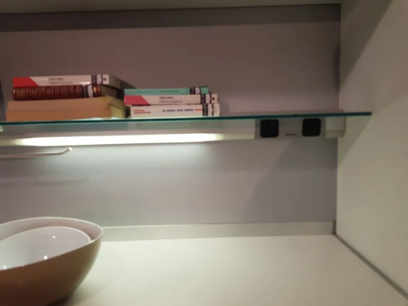 Cucina ad angolo moderna Planet Varenna a prezzo ribassato
