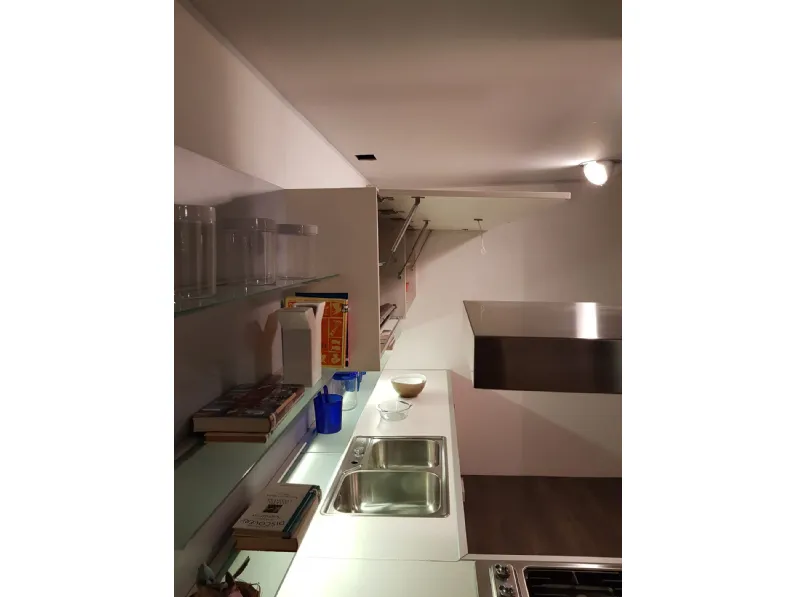 Cucina ad angolo moderna Planet Varenna a prezzo ribassato