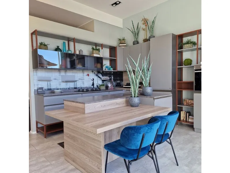 Cucina a prezzo ribassato ad isola moderna Formalia Scavolini