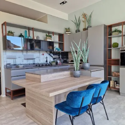 Cucina a prezzo ribassato ad isola moderna Formalia Scavolini