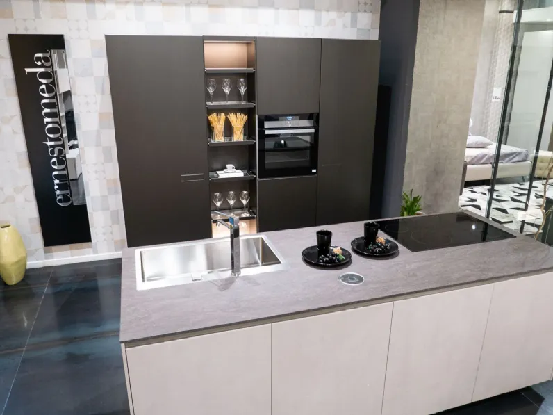 Cucina design ad isola Soul Ernestomeda a prezzo ribassato