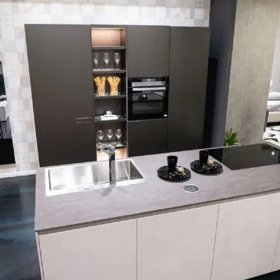 Cucina ad isola design grigio Ernestomeda Soul a soli 13900