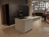 Cucina ad isola in laccato opaco a prezzo ribassato