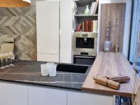 Cucina design ad isola Seta Essebi a prezzo scontato