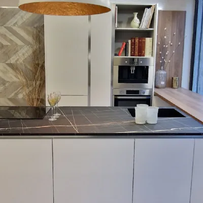 Cucina design ad isola Seta Essebi a prezzo scontato
