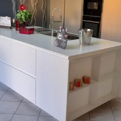 Cucina ad isola in laminato opaco bianca Ak project a prezzo scontato