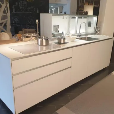 Cucina ad isola in laminato opaco bianca Artematica   a prezzo ribassato