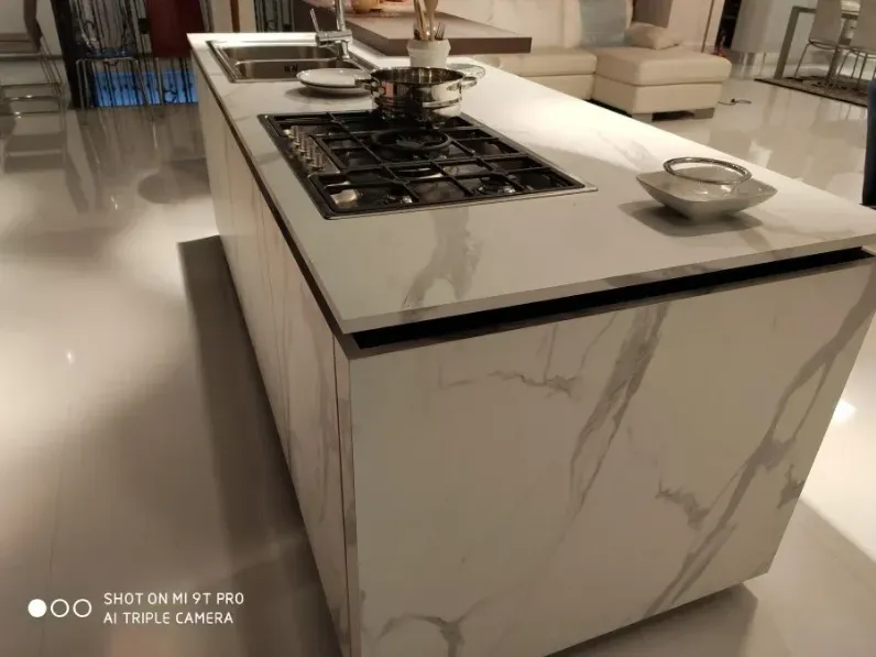 Cucina ad isola in laminato opaco bianca Kalì z6 a prezzo ribassato