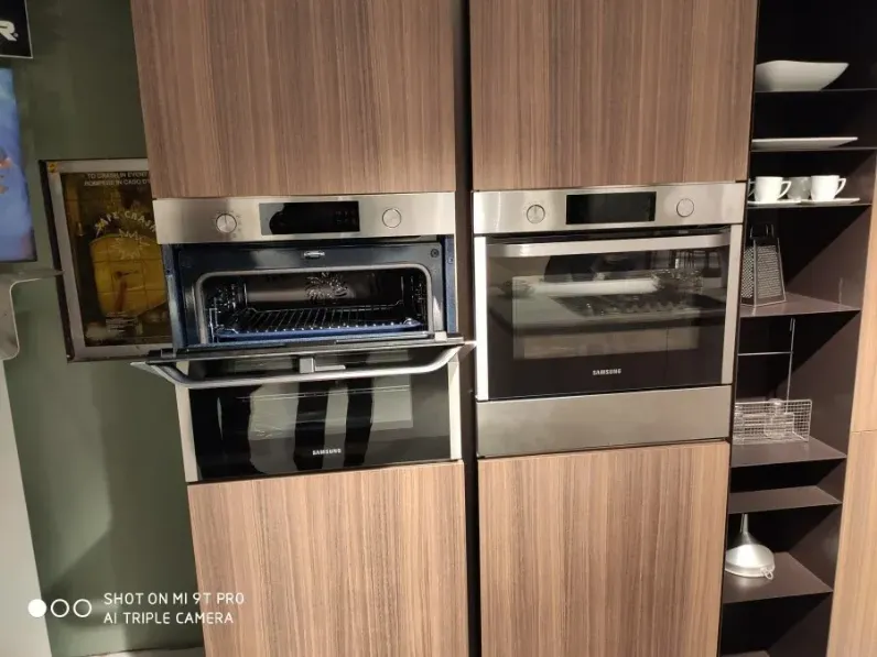 Cucina ad isola in laminato opaco bianca Kalì z6 a prezzo ribassato