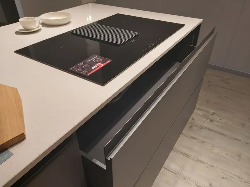 Cucina ad isola in laminato opaco noce Mod kali' a prezzo ribassato