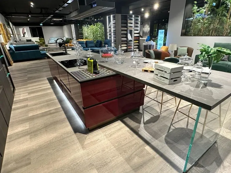Cucina Stratos  moderna rossa Mobilturi con isola scontata 58%