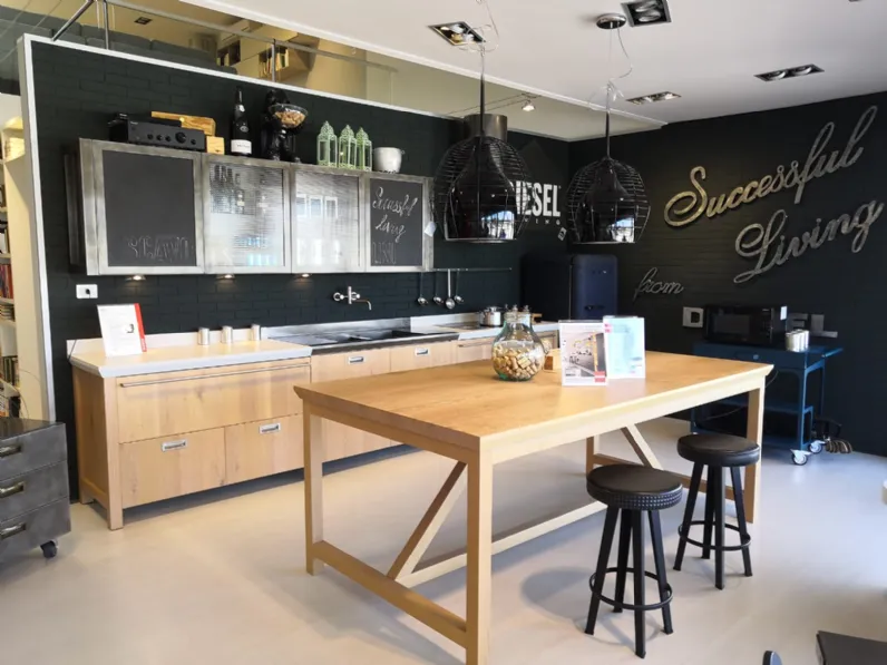 Cucina ad isola industriale Diesel successful living Scavolini a prezzo scontato