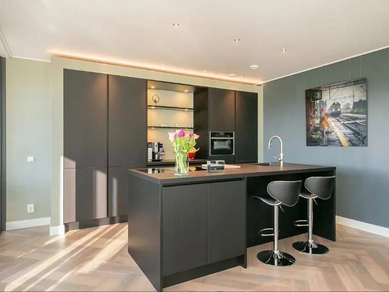 Cucina antracite design con isola Ingrosso cucine moderne icm82 Primopiano cucine in Offerta Outlet