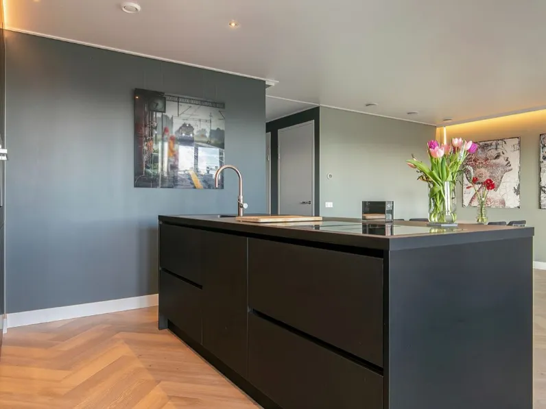 Cucina antracite design con isola Ingrosso cucine moderne icm82 Primopiano cucine in Offerta Outlet