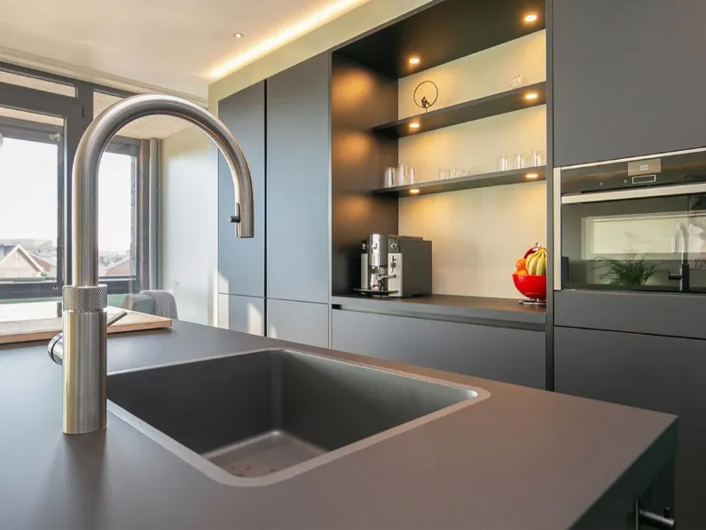 Cucina antracite design con isola Ingrosso cucine moderne icm82 Primopiano cucine in Offerta Outlet