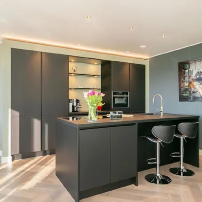Cucina antracite design con isola Ingrosso cucine moderne icm82 Primopiano cucine in Offerta Outlet