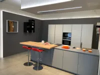 Cucina Ak4 design grigia Arrital con isola scontata 40%