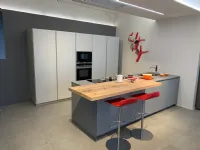 Cucina Ak4 design grigia Arrital con isola scontata 40%