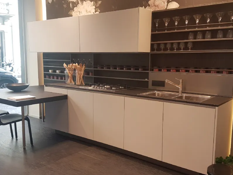 Cucina con penisola in laminato opaco grigia Alea a prezzo scontato
